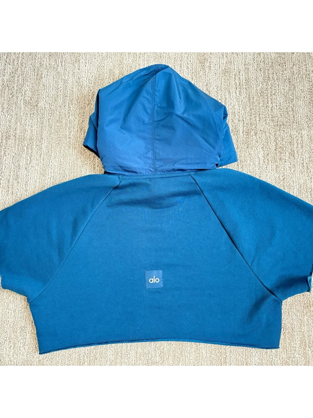 NWT ALO Yoga “Cropped in the air” Hooded Crop Top in Eclipse Blue, XS